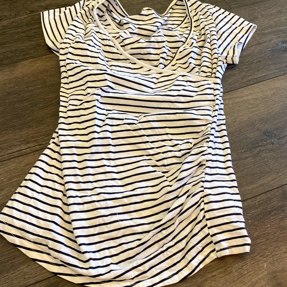 Black and white maternity nursing shirt